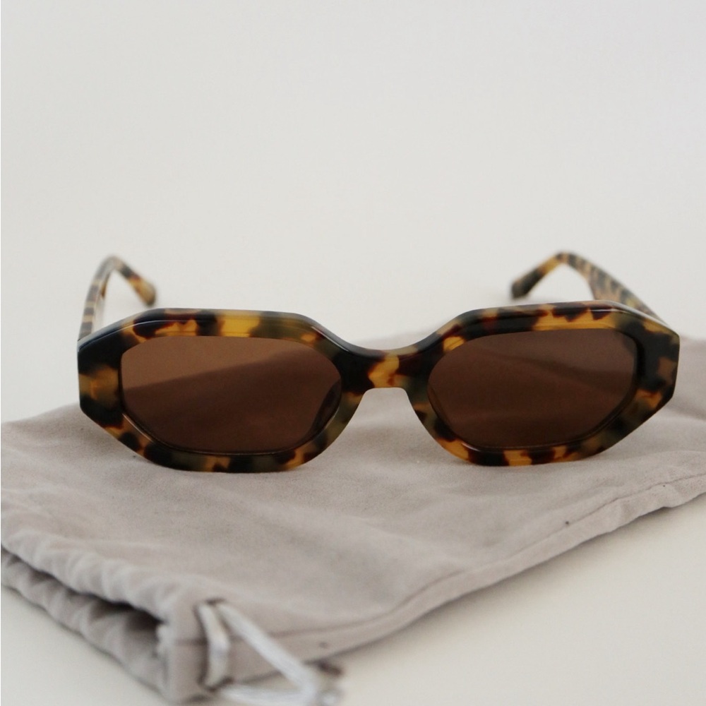 Linda Farrow x Attico Irene Tortoiseshell Sunglasses - Picture 2 of 9
